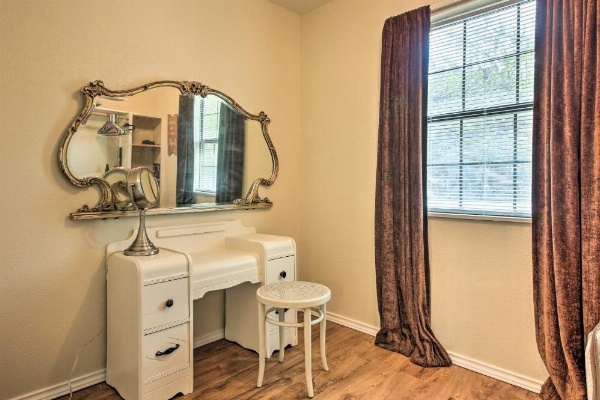 Canyon Lake Cottage with BBQ 1 Mi to Guadalupe River! image 15