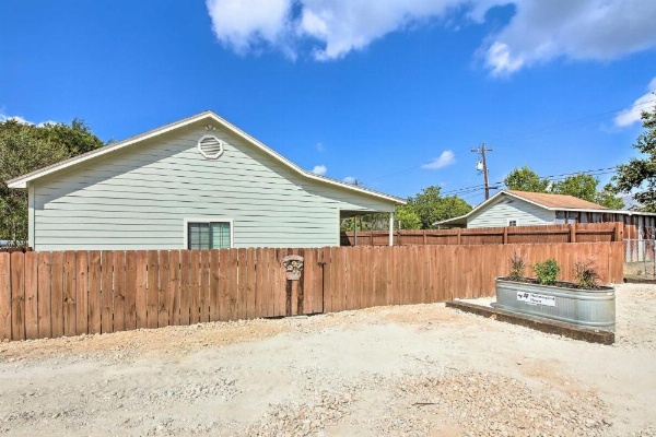 Canyon Lake Cottage with BBQ 1 Mi to Guadalupe River! image 19