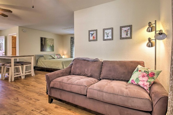 Canyon Lake Cottage with BBQ 1 Mi to Guadalupe River! image 6